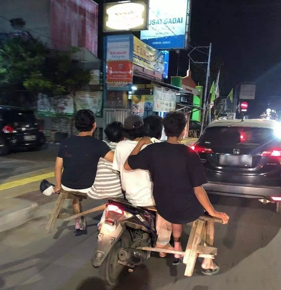 benda nyeleneh dipasang pengendara © 2020 instagram.com