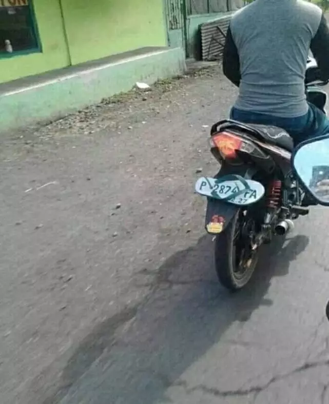 benda nyeleneh dipasang pengendara © 2020 instagram.com