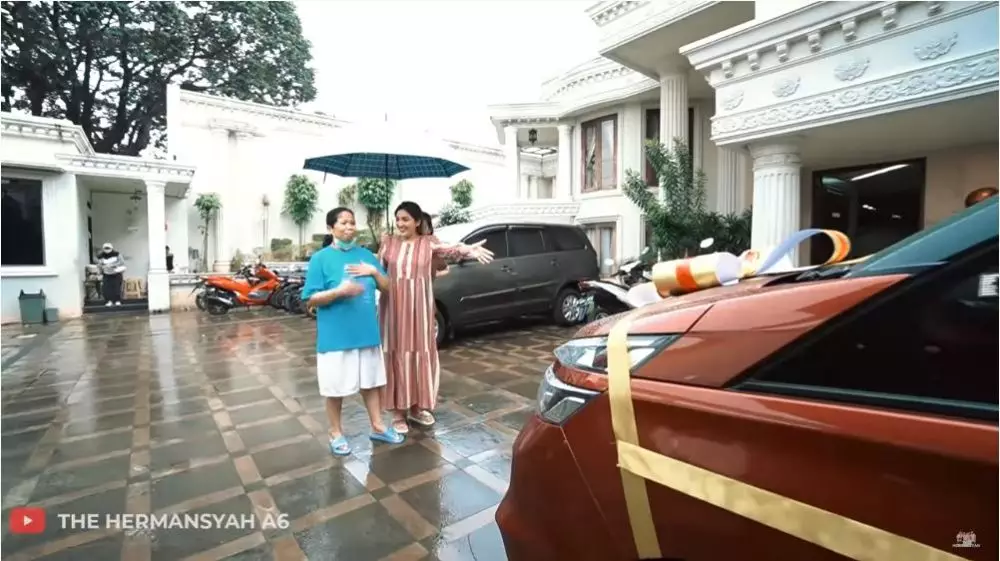 Ashanty mobil pengasuh instagram  Ashanty mobil pengasuh instagram