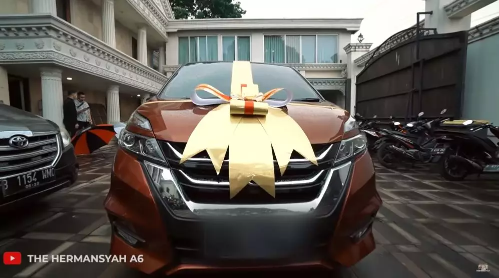 Ashanty mobil pengasuh instagram  Ashanty mobil pengasuh instagram