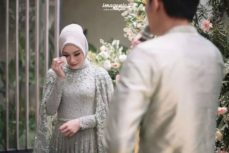 Pesona Dinda Hauw dari lamaran sampai menikah berbagai sumber Pesona Dinda Hauw dari lamaran sampai menikah berbagai sumber