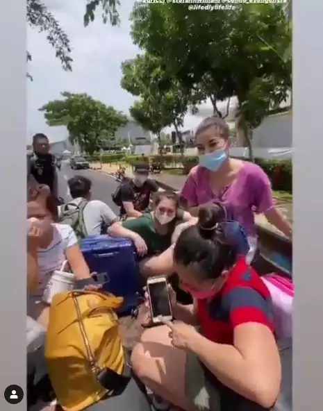 Potret seleb naik pick up Instagram