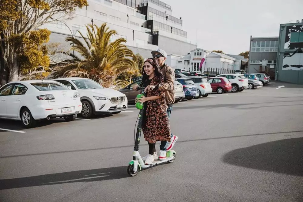 kenangan mutia glen skuter © 2020 brilio.net