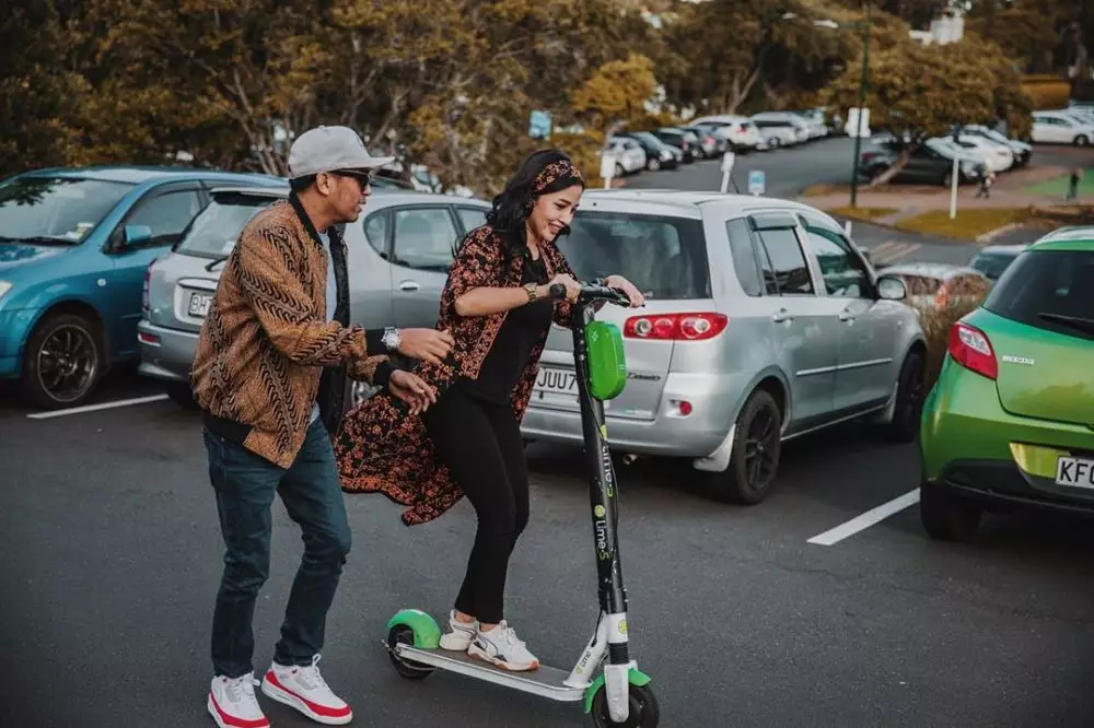 kenangan mutia glen skuter © 2020 brilio.net