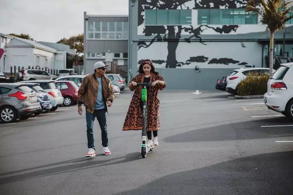 kenangan mutia glen skuter © 2020 brilio.net