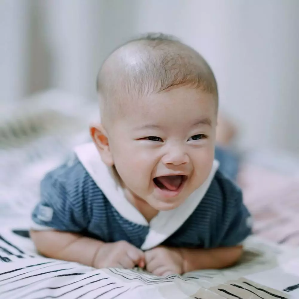 Pose ekspresif anak kembar Syahnaz Instagram Pose ekspresif anak kembar Syahnaz Instagram