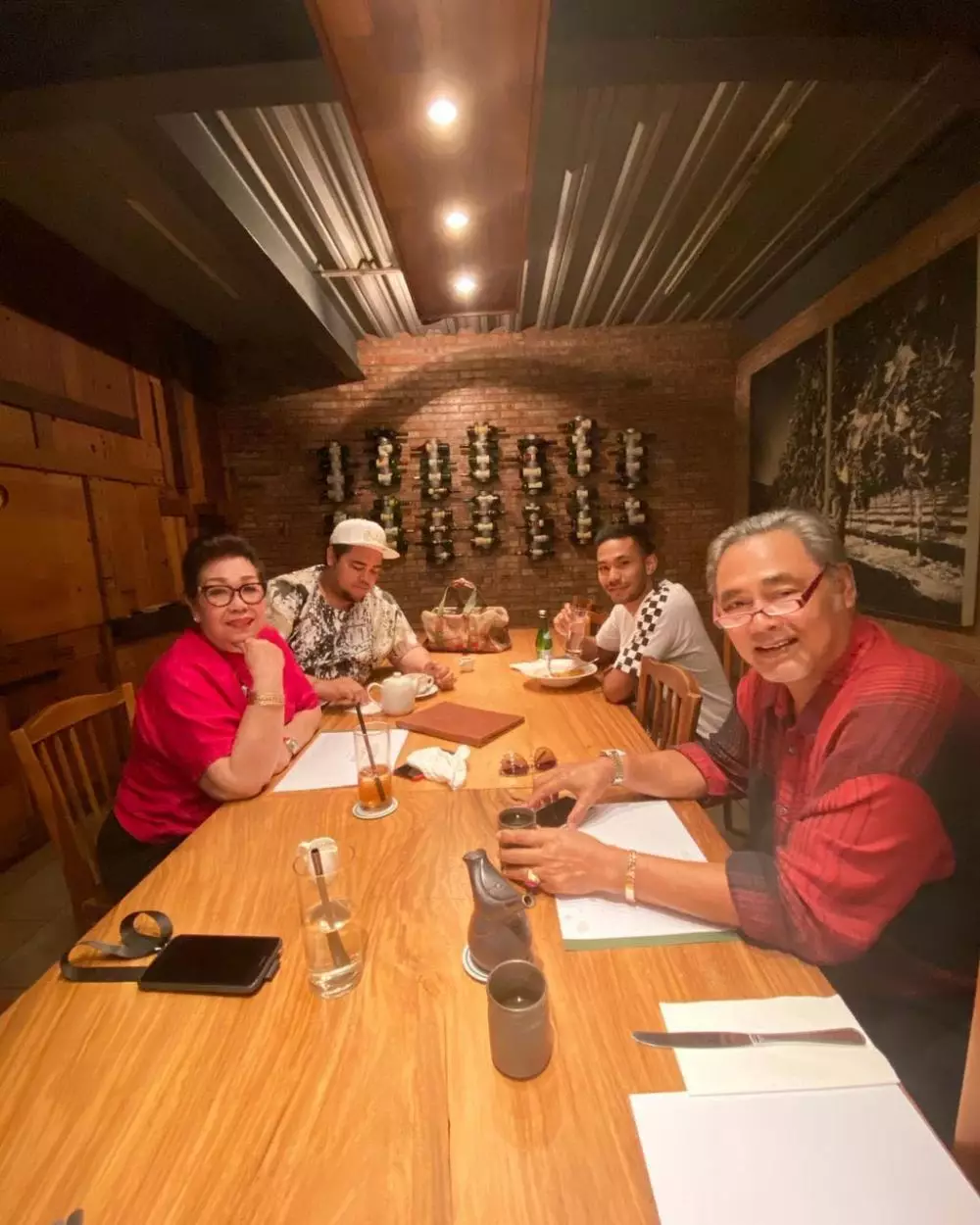 kenangan Ivan Gunawan dan ayah © 2020 brilio.net Instagram/@bam_fasdip