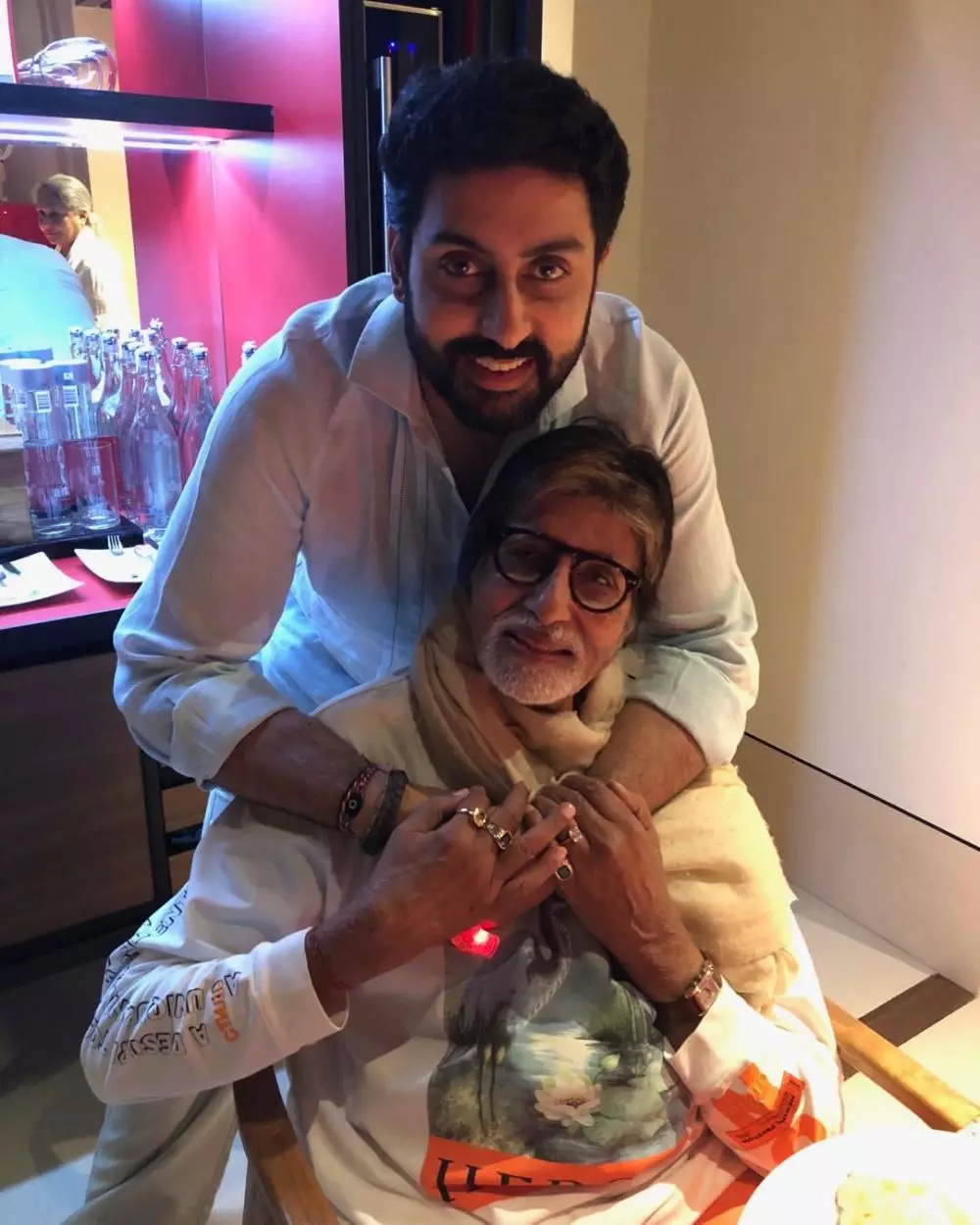 Amitabh Bachchan dan Abhishek © 2020 brilio.net Instagram/@bachchan