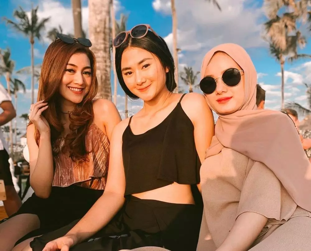potret persahabatan dinda hauw dan sheila Instagram