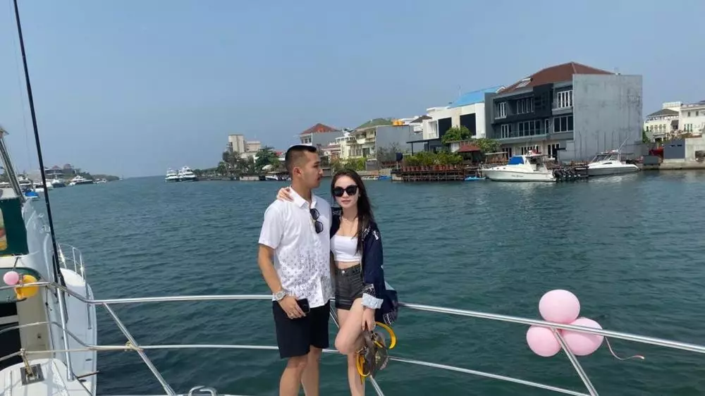 seleb ultah di atas kapal Instagram