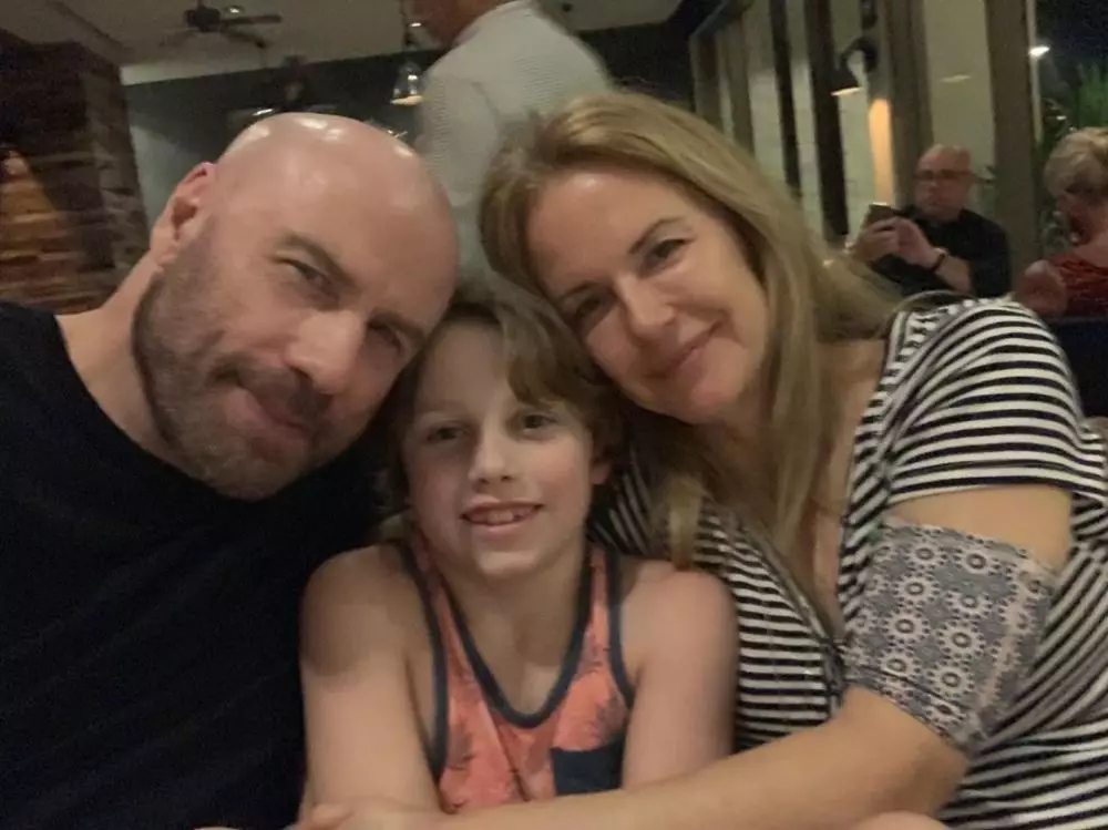 kenangan manis John Travolta dan istri © 2020 brilio.net kenangan manis John Travolta dan istri © 2020 brilio.net