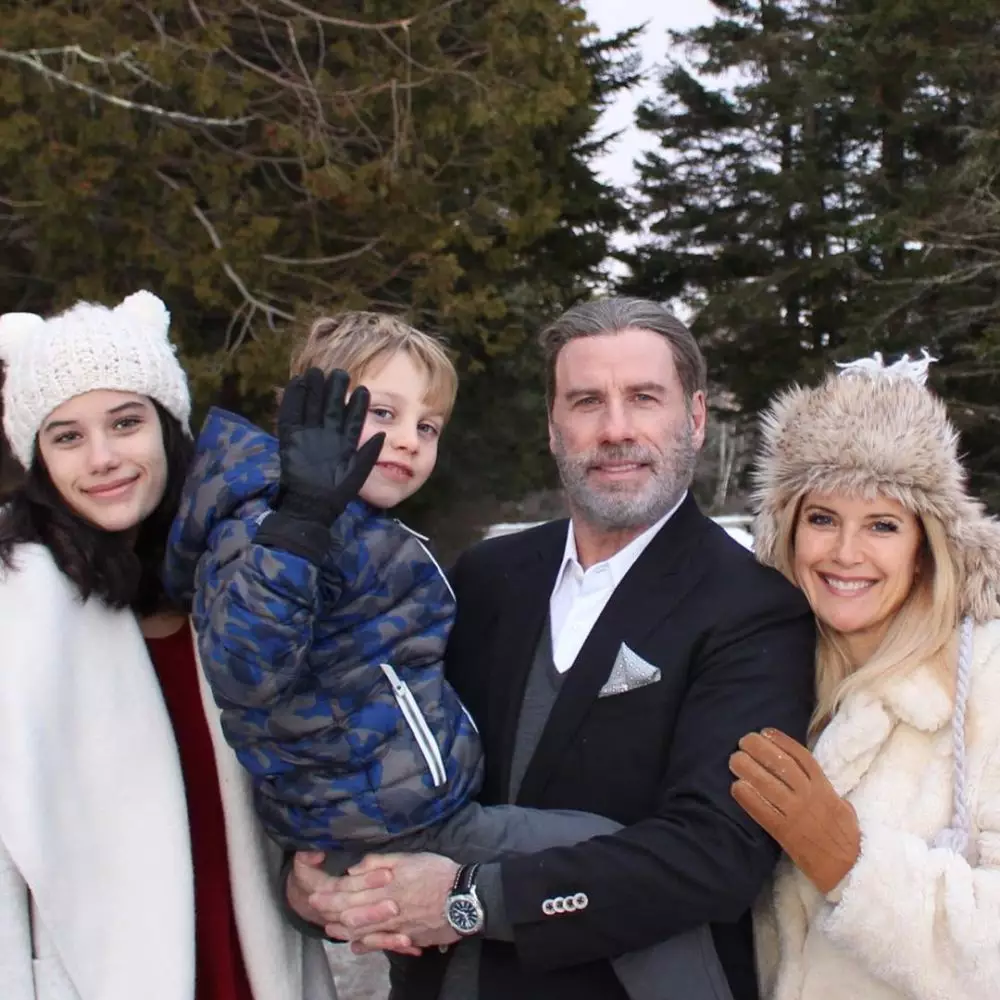 kenangan manis John Travolta dan istri © 2020 brilio.net kenangan manis John Travolta dan istri © 2020 brilio.net