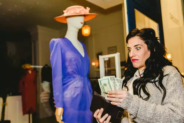 kata lucu uang © 2020 freepik.com