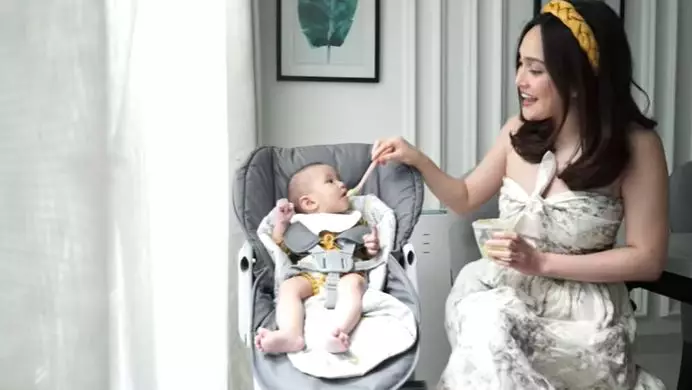 Momen MPASI anak Shandy Aulia © 2020 brilio.net
