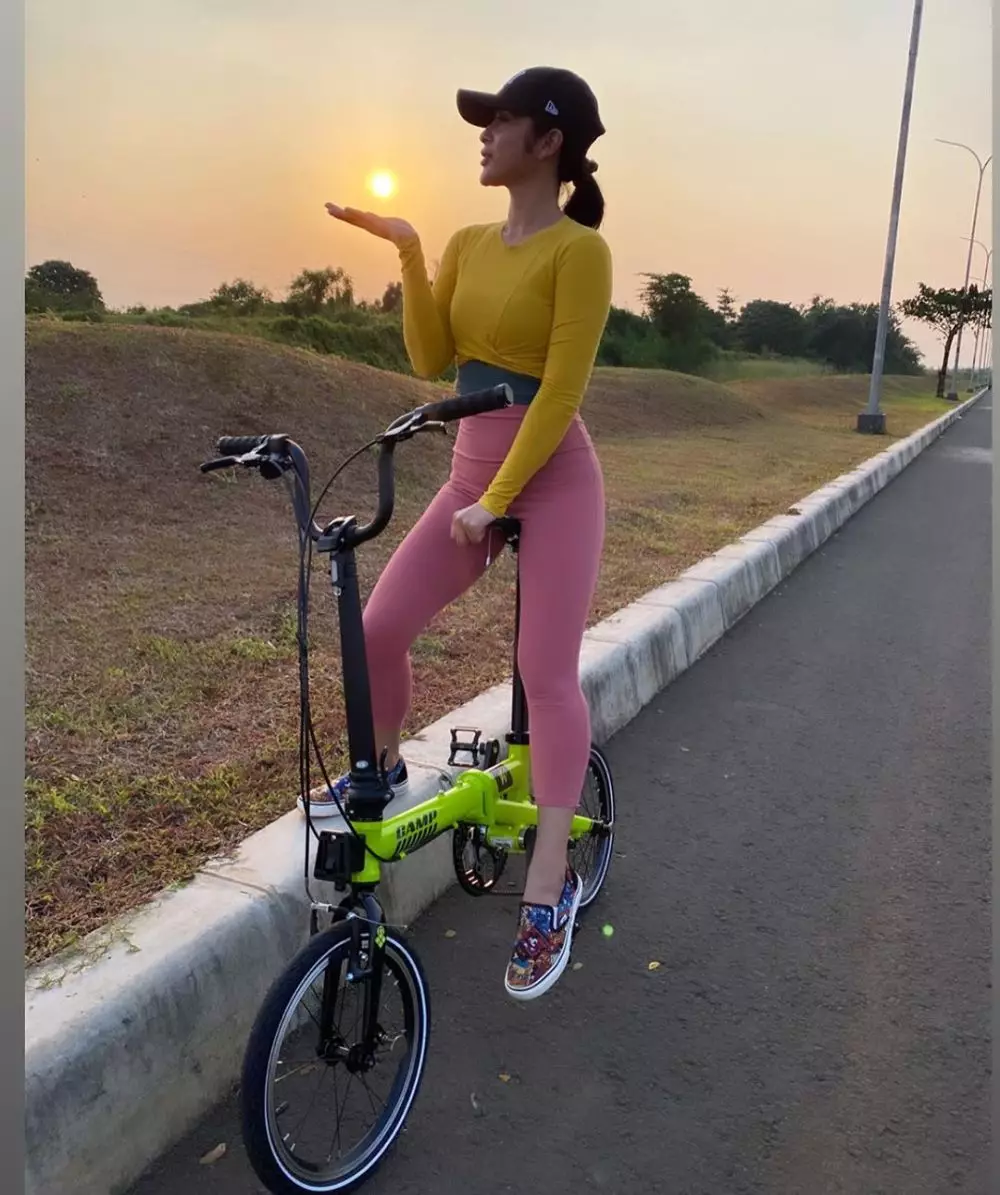 Selvi Kitty bersepeda Instagram Selvi Kitty bersepeda Instagram