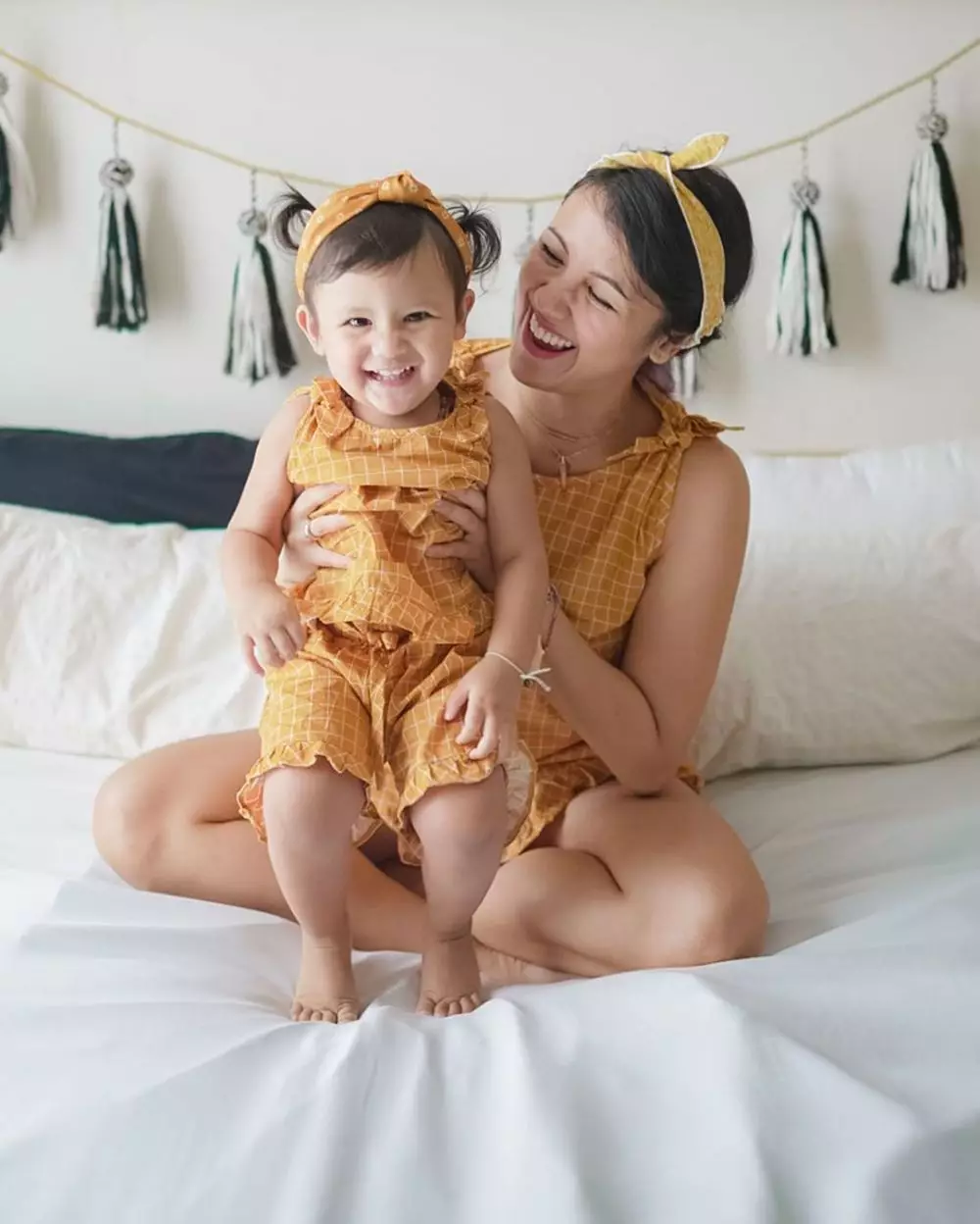 seleb cantik dan putri kecilnya kompak instagram