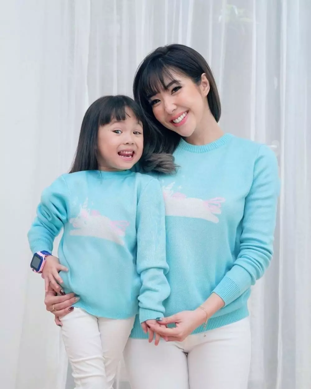 seleb cantik dan putri kecilnya kompak instagram