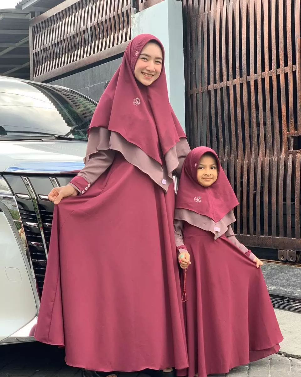 seleb cantik dan putri kecilnya kompak instagram