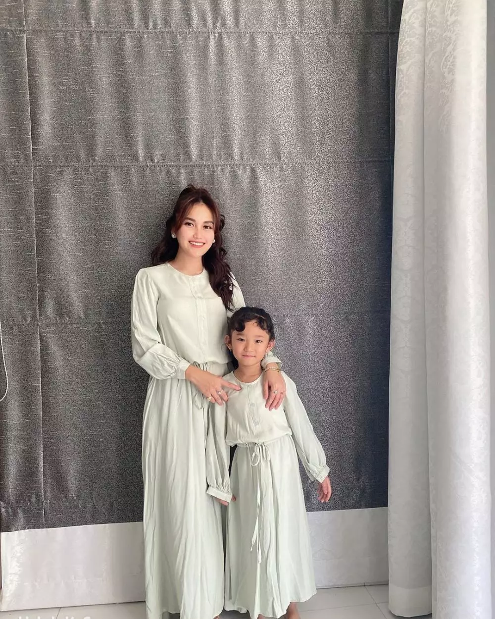 seleb cantik dan putri kecilnya kompak instagram