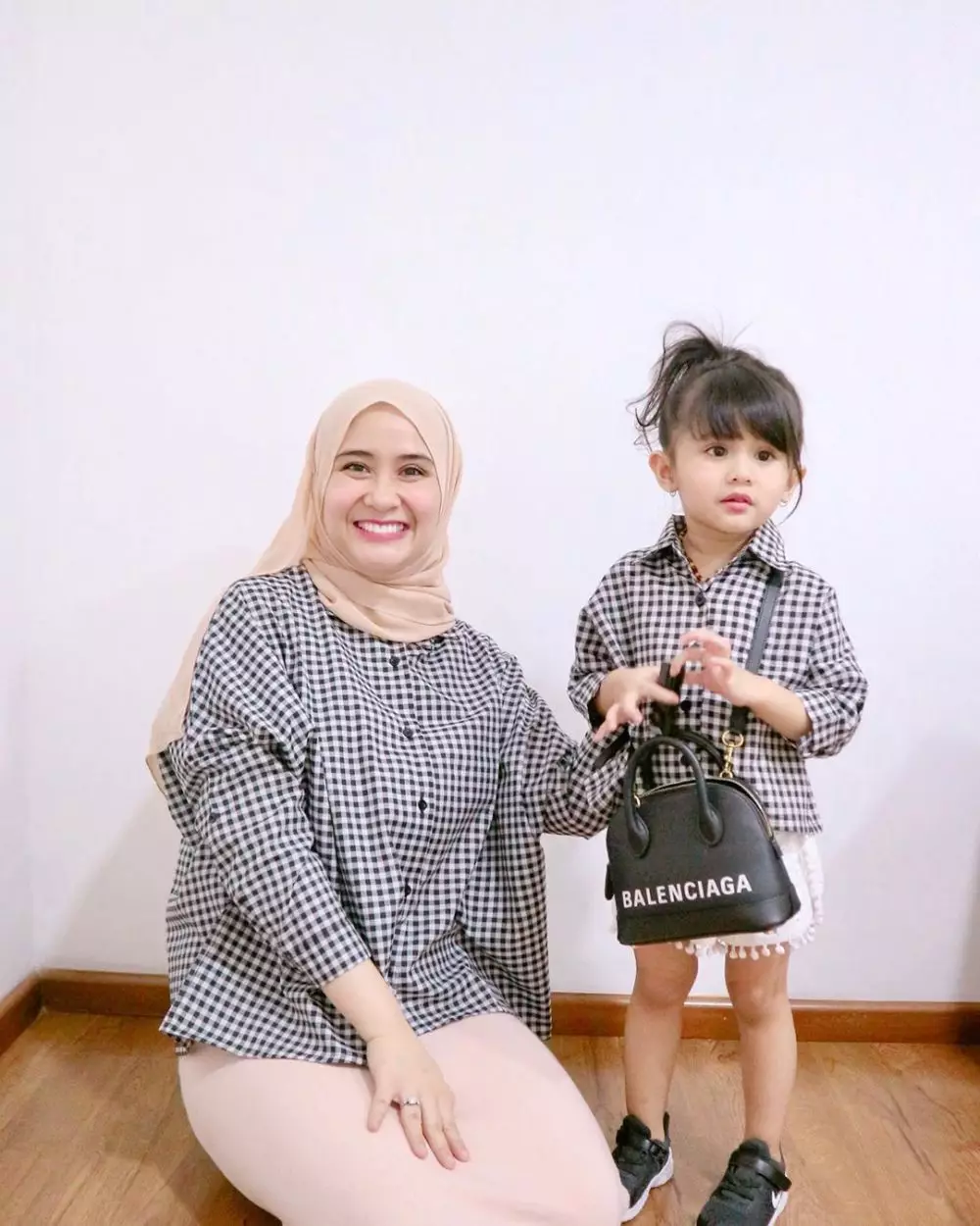 seleb cantik dan putri kecilnya kompak instagram