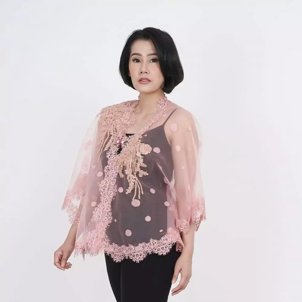 Seleb langganan peran istri tersakiti Instagram Seleb langganan peran istri tersakiti Instagram