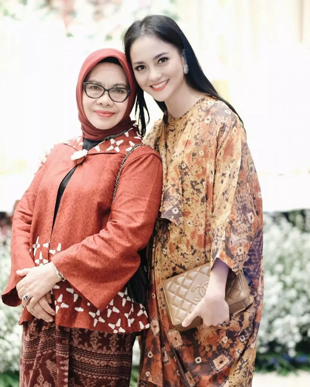 momen ririn ekawati bersama sang mama instagram