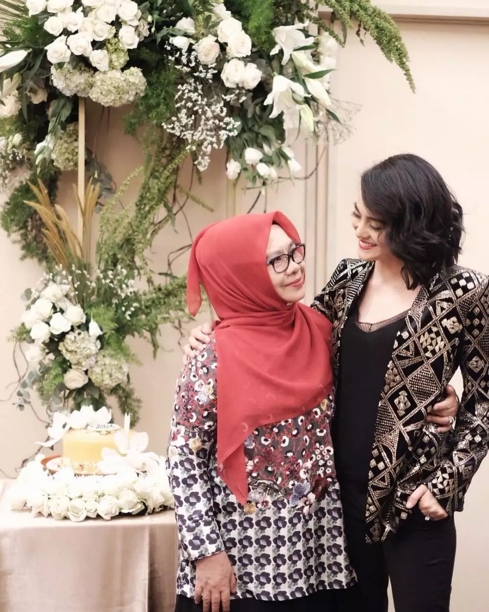 momen ririn ekawati bersama sang mama instagram