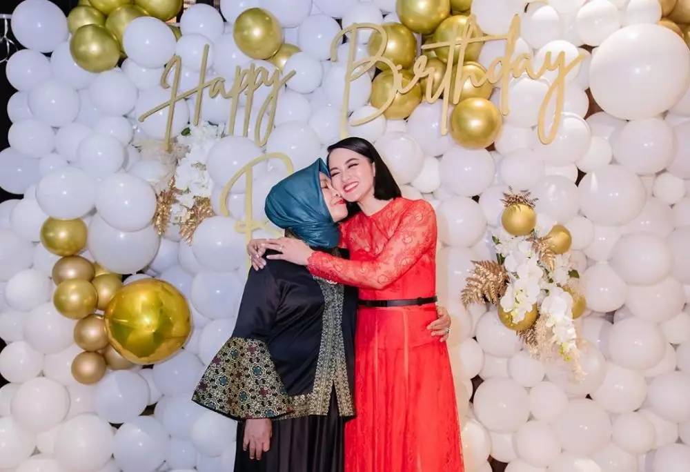 momen ririn ekawati bersama sang mama instagram