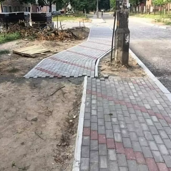 penampakan nyeleneh jalan raya Instagram penampakan nyeleneh jalan raya Instagram