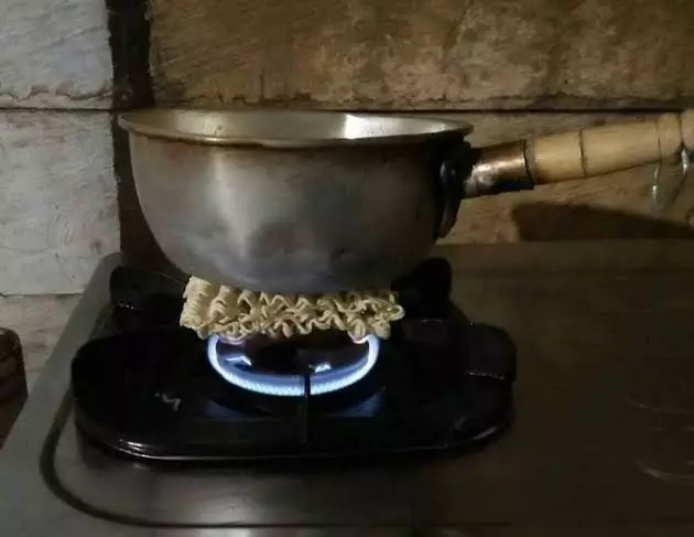 Potret membuat mie Berbagai sumber