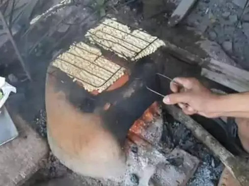 Potret membuat mie Berbagai sumber