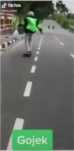 kendaraan unik ojek online Berbagai Sumber