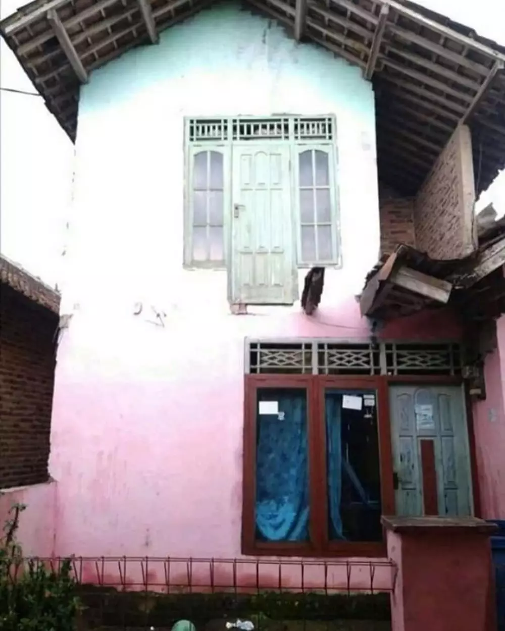 Posisi pintu nggak pada tempatnya Instagram