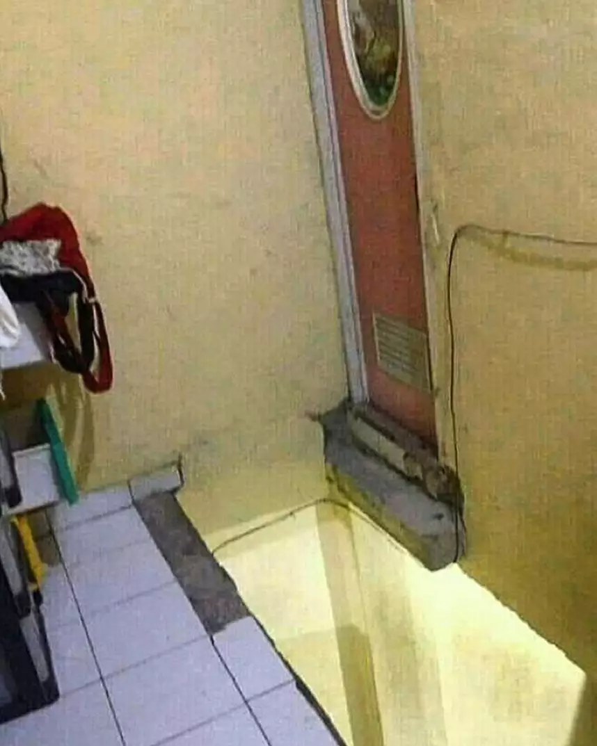 Posisi pintu nggak pada tempatnya Instagram