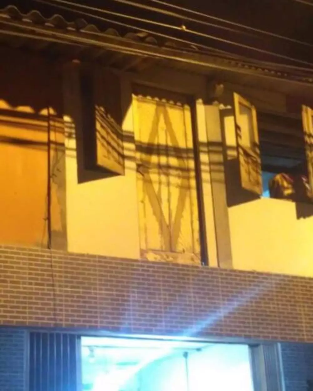 Posisi pintu nggak pada tempatnya Instagram