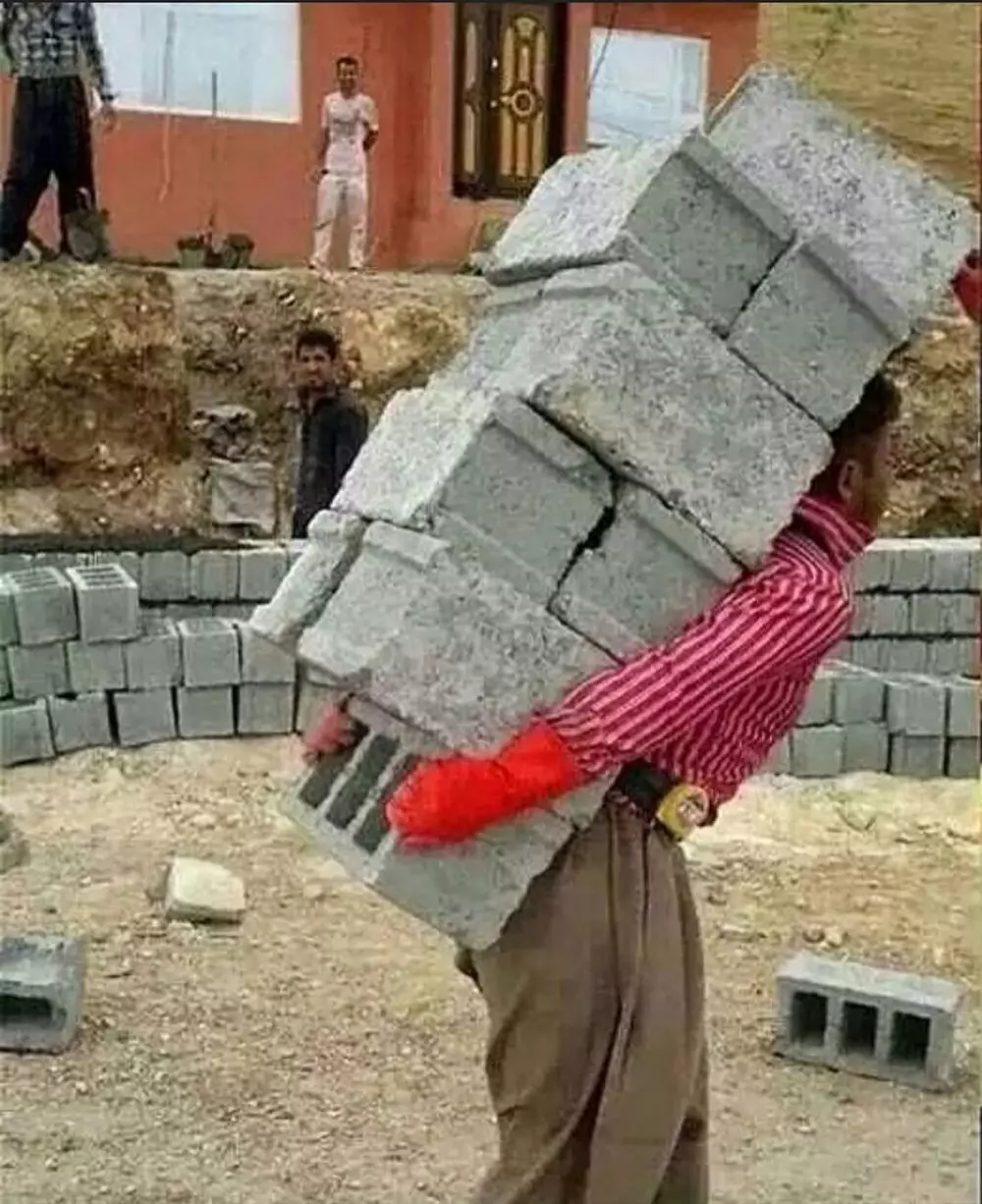 tukang bangunan bawa material Instagram