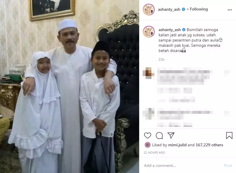 Ashanty dan 3 anak angkatnya berbagai sumber Ashanty dan 3 anak angkatnya berbagai sumber