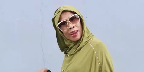 perjalanan karier Omas berbagai sumber