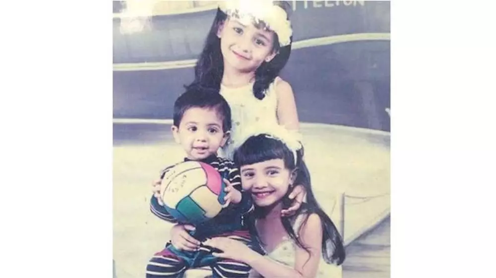 Shireen Sungkar dan Adam © 2020 brilio.net Shireen Sungkar dan Adam © 2020 brilio.net