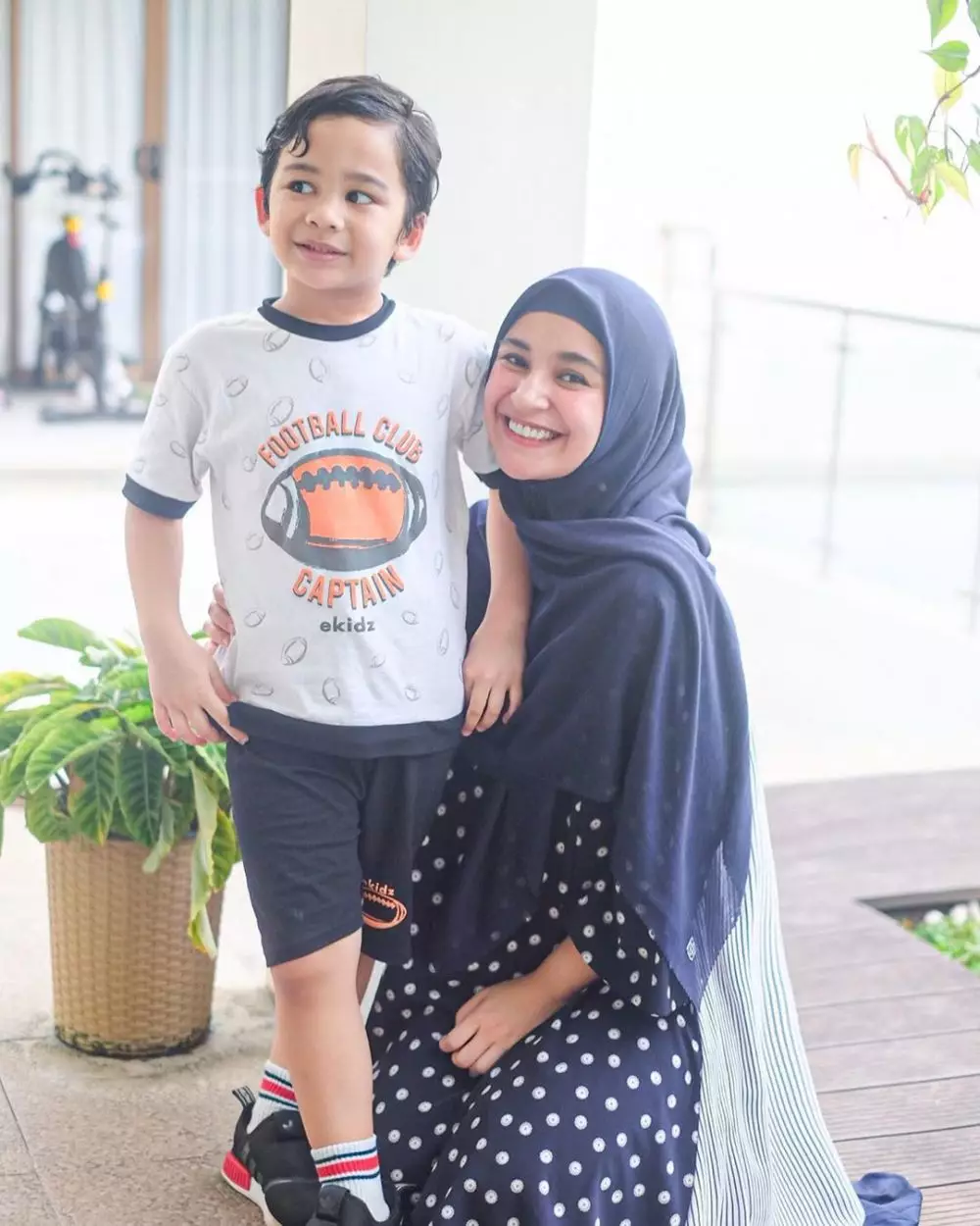 Shireen Sungkar dan Adam © 2020 brilio.net Shireen Sungkar dan Adam © 2020 brilio.net