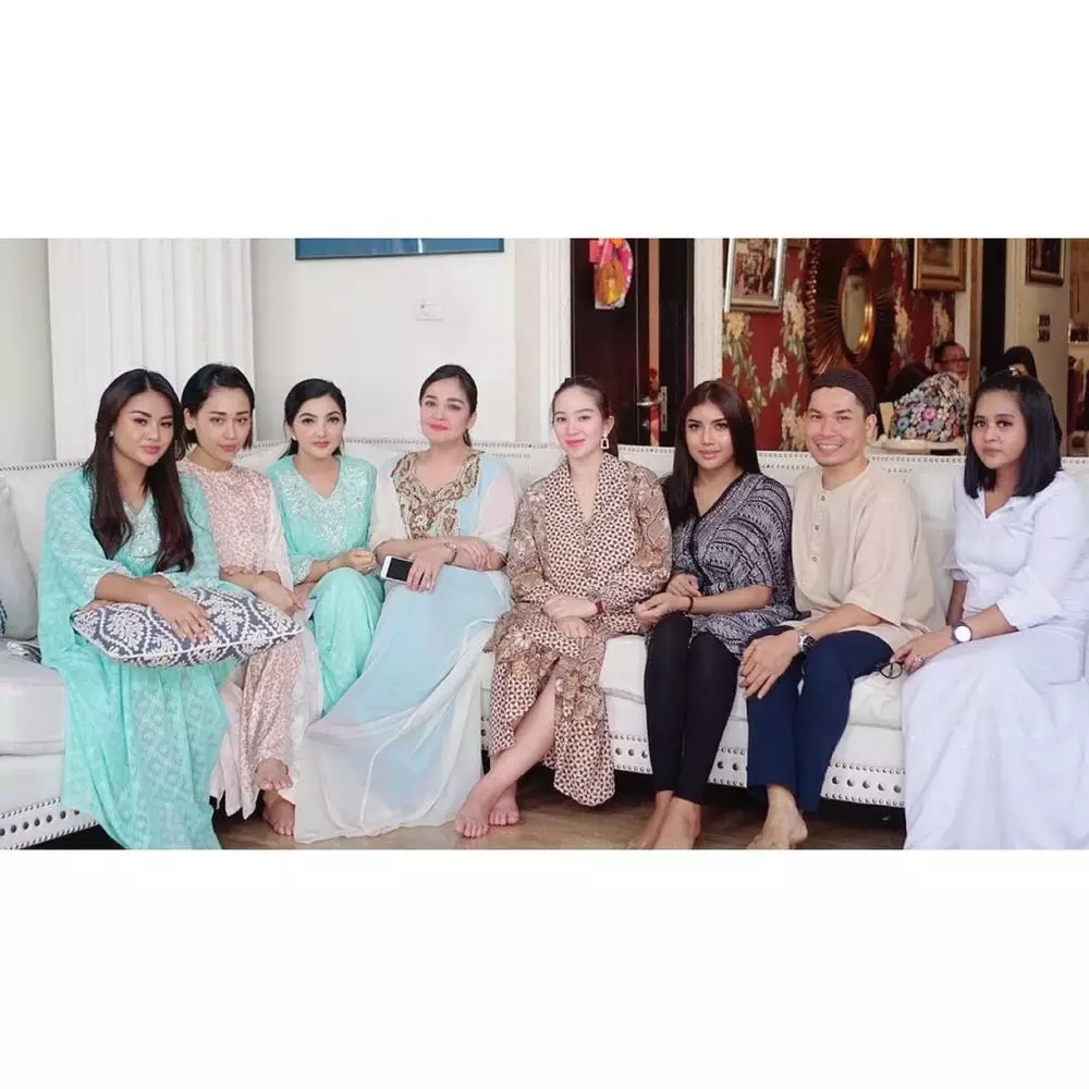 Kebersamaan Ashanty dan Millendaru © 2020 brilio.net Kebersamaan Ashanty dan Millendaru © 2020 brilio.net