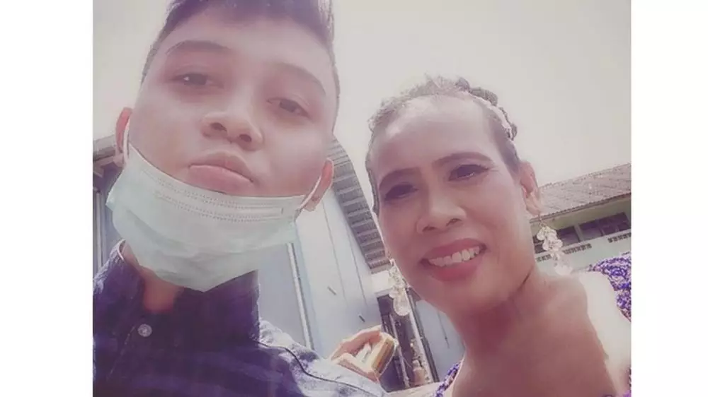 Kenangan Omas dan anaknya © 2020 brilio.net Kenangan Omas dan anaknya © 2020 brilio.net