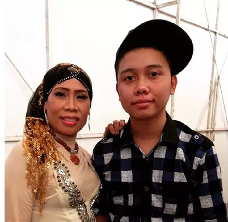 Kenangan Omas dan anaknya © 2020 brilio.net Kenangan Omas dan anaknya © 2020 brilio.net