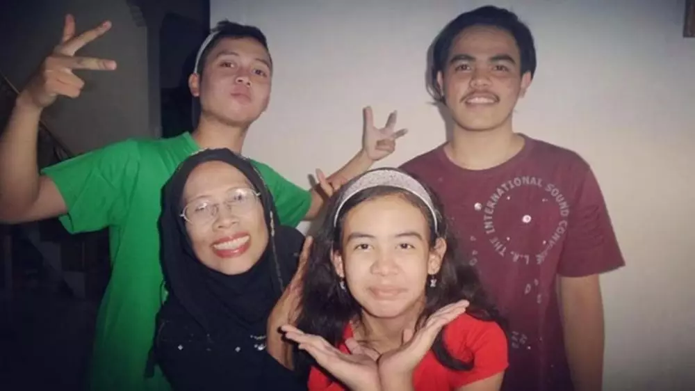 Kenangan Omas dan anaknya © 2020 brilio.net Kenangan Omas dan anaknya © 2020 brilio.net