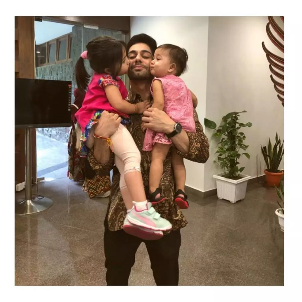 potret lavanya bhardwaj asuh buah hati instagram