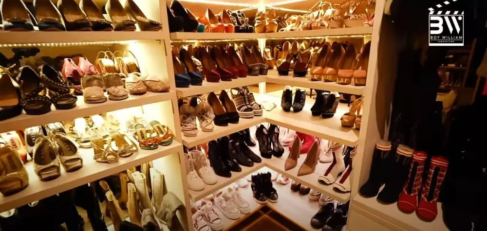 walk in closet Rossa © 2020 brilio.net YouTube walk in closet Rossa © 2020 brilio.net YouTube