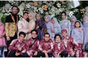 6 Momen Lesty Kejora hadiri pernikahan Rizki D'Academy, panen pujian