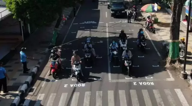 lampu merah ala motogp Instagram