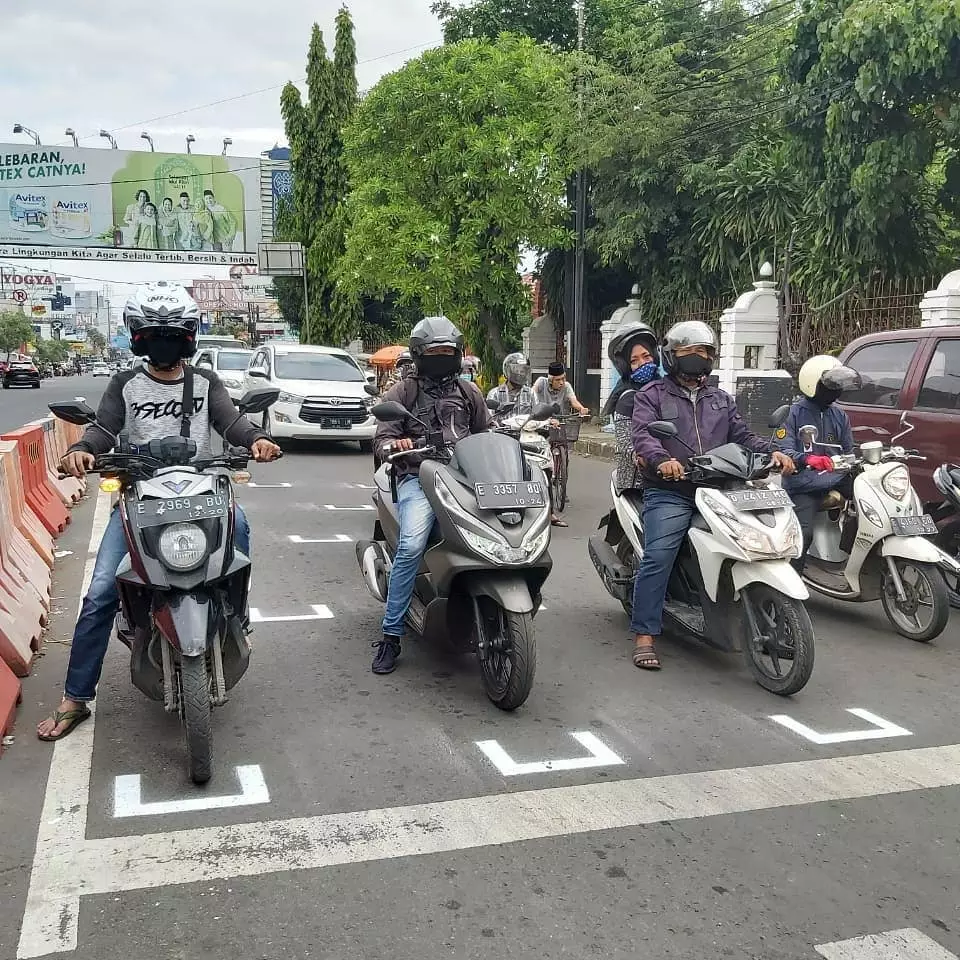 lampu merah ala motogp Instagram
