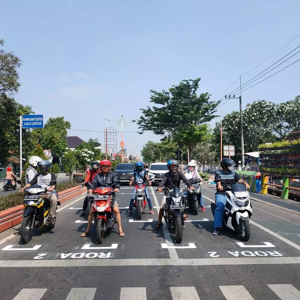 lampu merah ala motogp Instagram